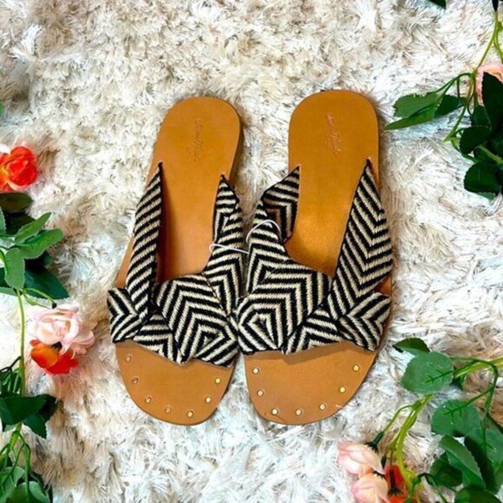 Universal Thread Louise Chevron Print Knotted Slide Sandals Black Size 10W